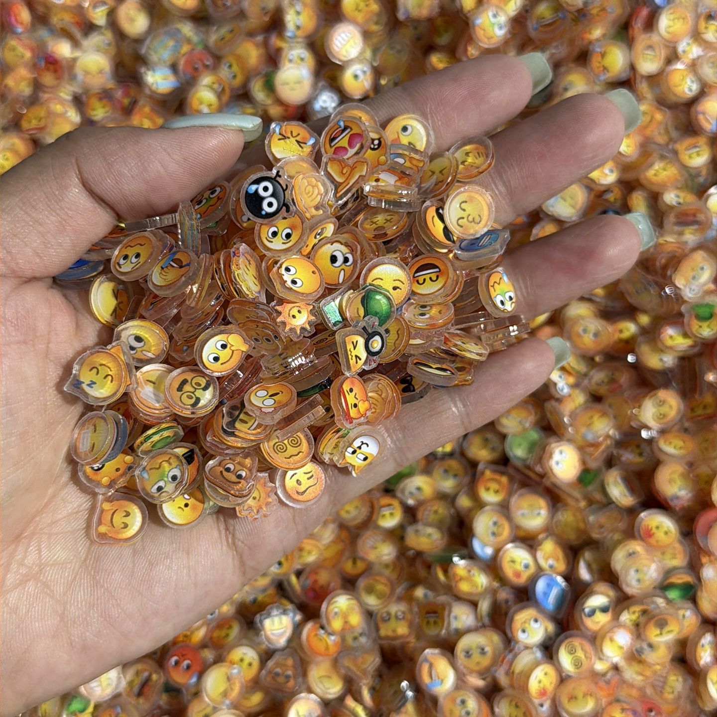 new arrival 1cm emoji acrylic  - đánh giá và giá Phone Accessories Diy